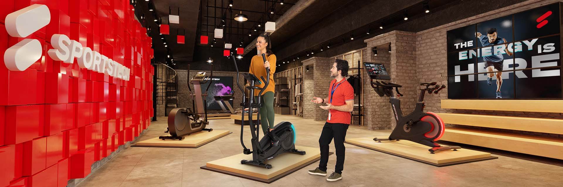 Schwarzes Laufband F10 Sportstech Frau in Sportkleidung läuft auf schwarzem Laufband F10, TV im Hintergrund