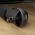Detailansicht schwarze Räder des Laufbands F10
